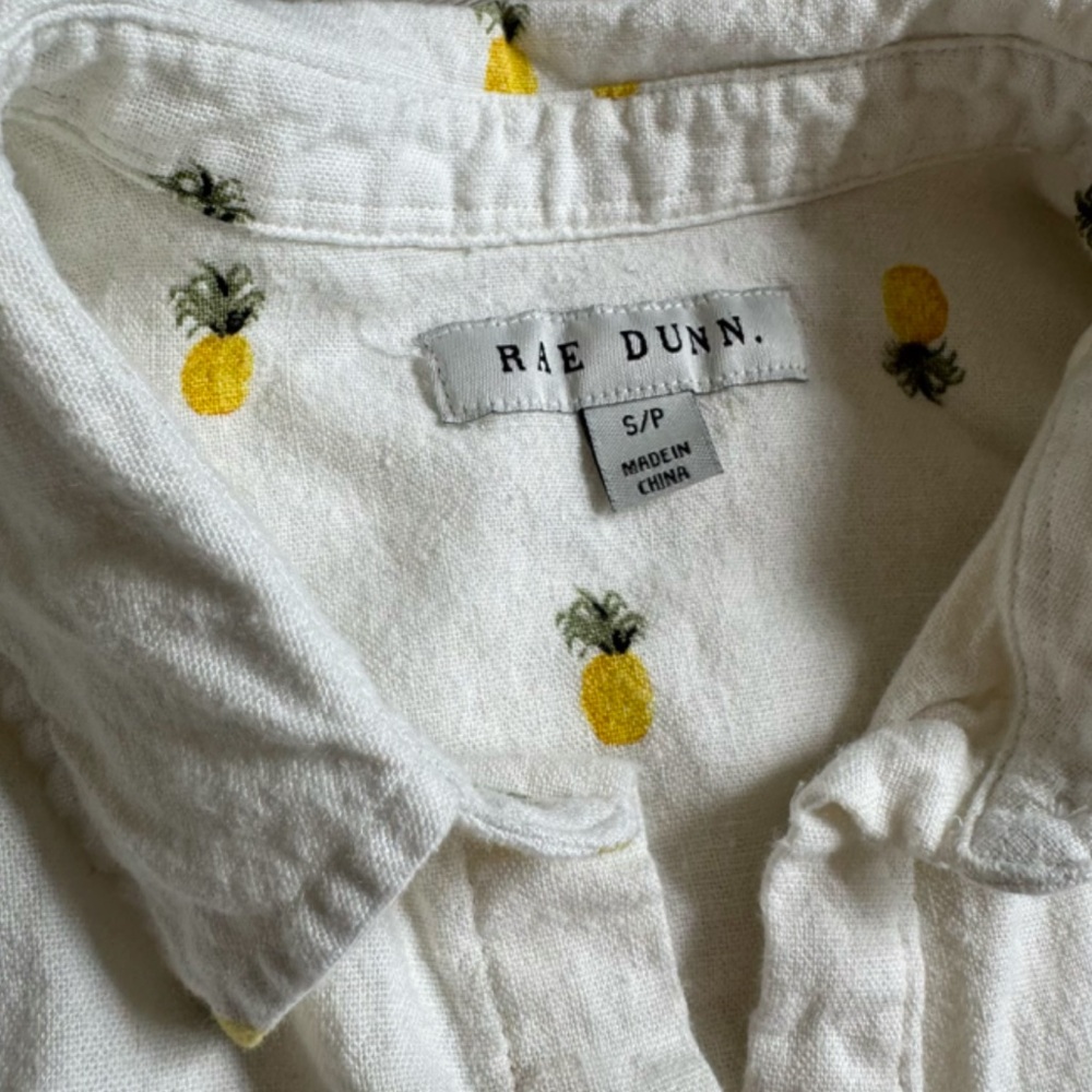 Rae Dunn Pineapple Button-Up Shirt boho chic, resort wear, Y2K aesthetic size S - Picture 4 of 4